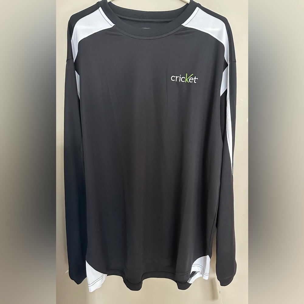 Holloway Size XL Black Long-Sleeve Performance Tee with White Accents